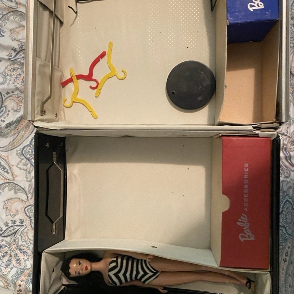 Vintage #4 Ponytail Barbie Brunette Blue Eyes 850 Vinyl Carry Case Swimsuit Lot - Picture 14 of 14